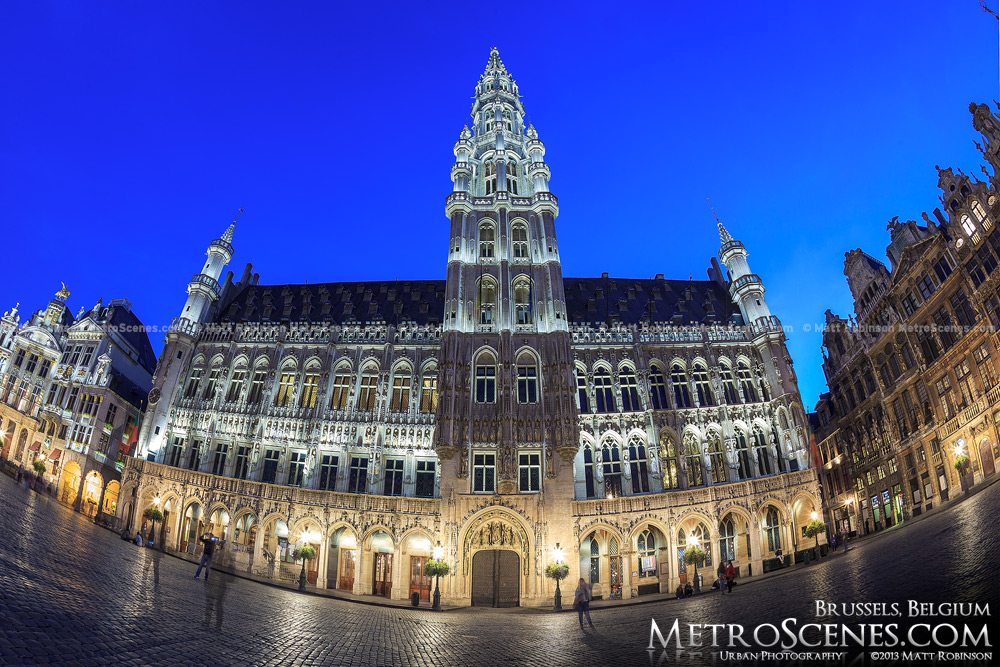 Fisheye of the Grand-Place at night