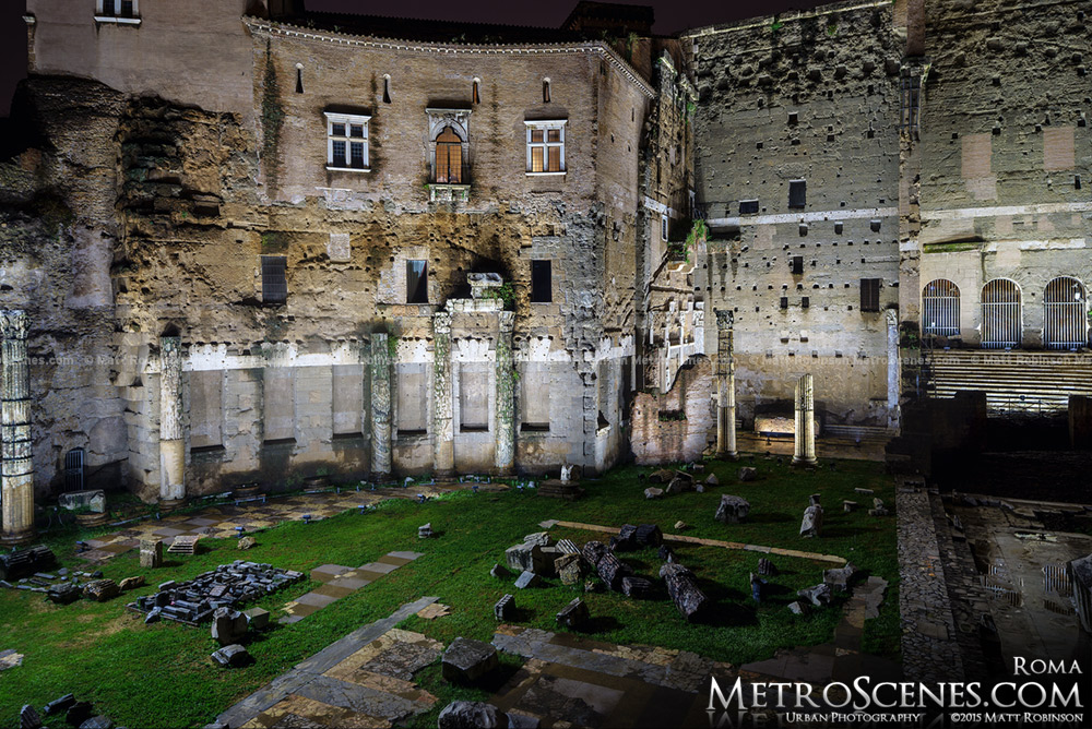 The Roman ruins illuminated at night